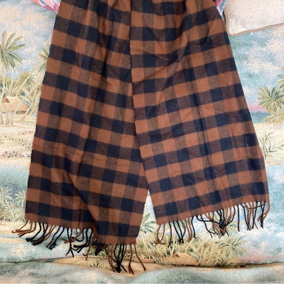 David & Young Softer Than Cashmere D&Y Brown Watch Plaid Scarf Excellent… - Picture 1 of 5